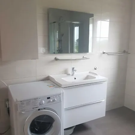 Lägenhet Apartament Wybrzeze